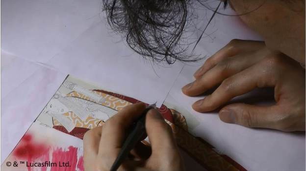 Ishikawa dibujando y pintando el vestido de Amidala