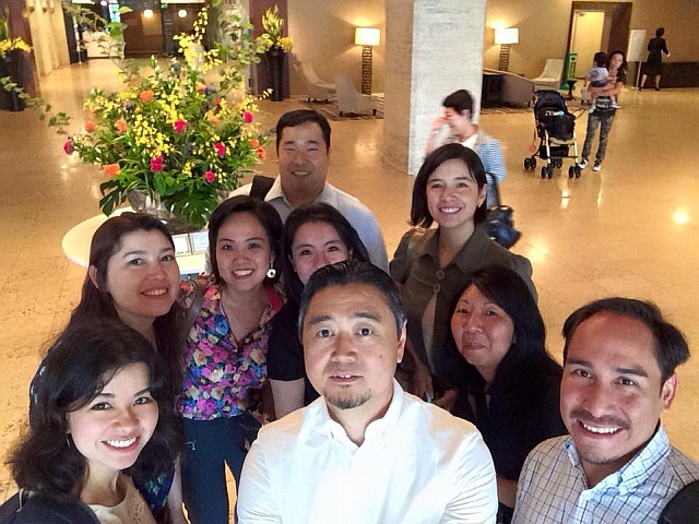 Infaltable "selfie" del grupo en el lobby del Prince Hotel Tokyo donde nos alojaron.