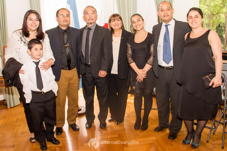 Sr. Katsumi Ishihara con familiares. Foto: tbo