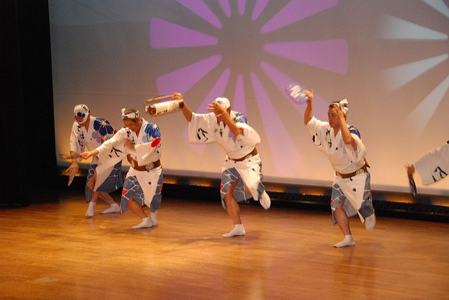 Demostraciones de danzas en el Museo de Awa Odori - Foto de: Naitokz
