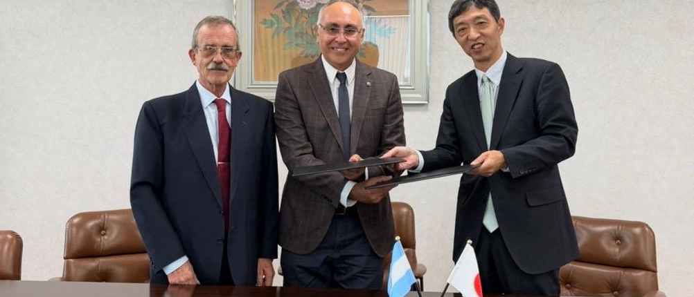 Carlos-Sarasqueta-Horacio-Elizondo-y-el-Embajador-Hoshino